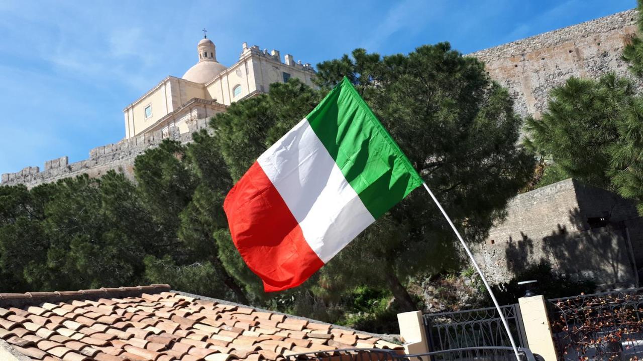 Al Castello B&B Milazzo Bagian luar foto